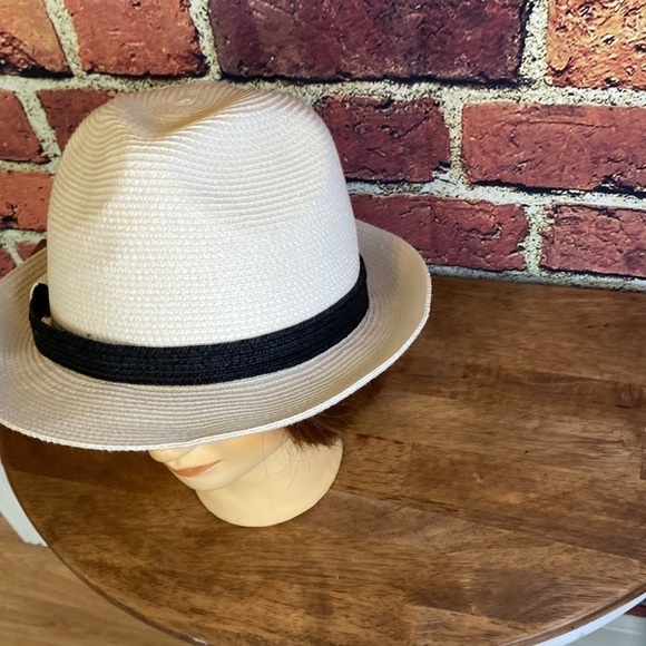Classic Fedora Braided Hat White with Black Belt - Picture 4 of 9